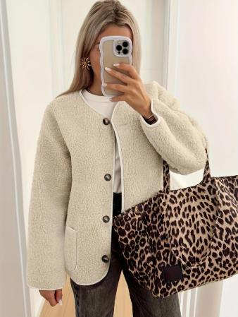 LILLIA | Die Fleece-Knopfjacke